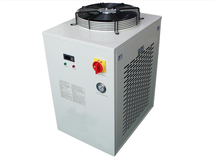 UV LED固化光源設(shè)備的三大配置照射頭、水冷機(jī)、電源驅(qū)動(dòng)